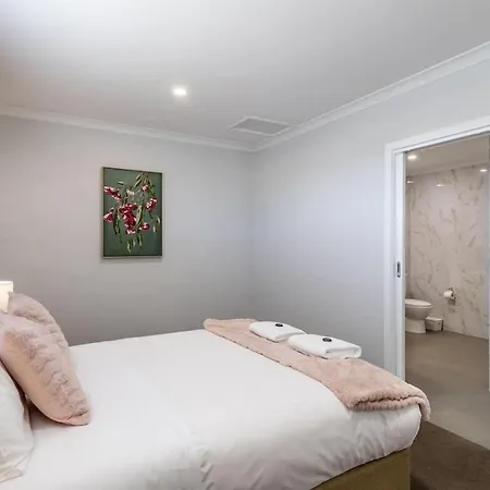 Central Chic Myrtleford Exterior photo